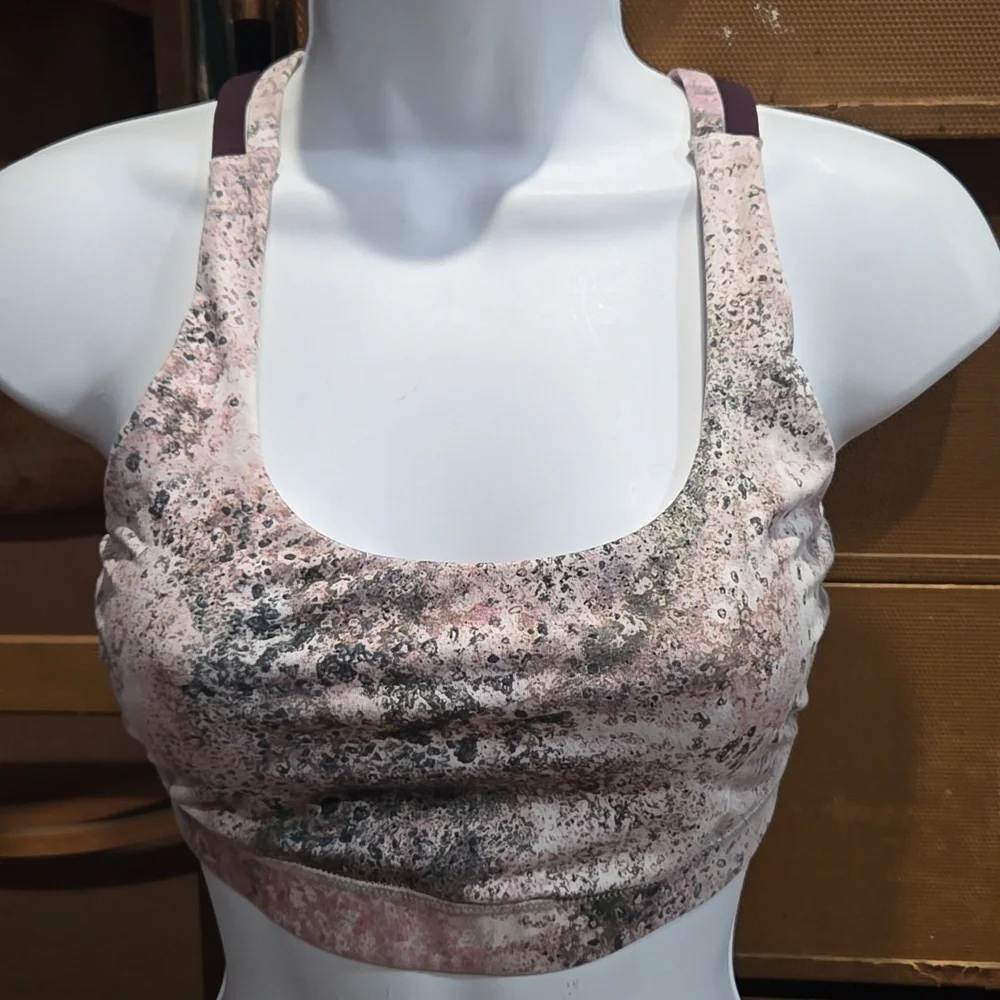 LULULEMON ENERGY BRA SUGAR CRUSH SIZE 8. #7017 - Picture 6 of 10